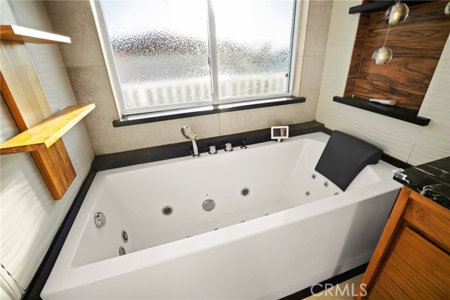714 N Juanita Avenue, Redondo Beach CA: https://media.crmls.org/medias/555ec1fa-0b09-42cc-a8ba-acc8ef9a9499.jpg