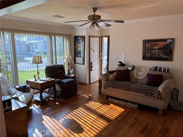 Detail Gallery Image 2 of 20 For 3327 Eckleson, Lakewood,  CA 90712 - 2 Beds | 1 Baths