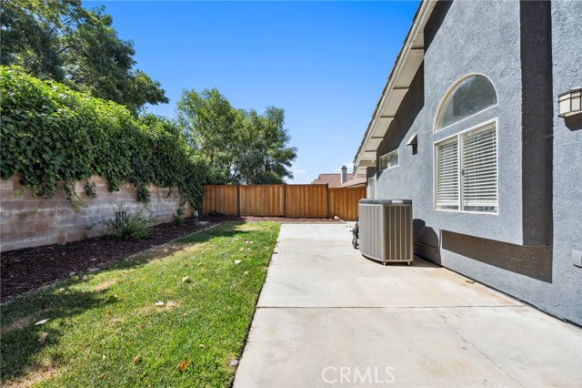 1422 Deborah Place, Beaumont CA: https://media.crmls.org/medias/555f3b57-9694-4ca3-80c2-580824291f5f.jpg
