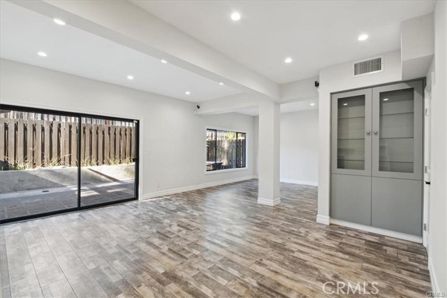 Detail Gallery Image 8 of 24 For 10831 Roycroft St #72,  Sun Valley,  CA 91352 - 3 Beds | 2/1 Baths