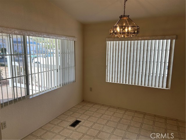 Detail Gallery Image 9 of 29 For 1526 Ailanthus Dr, Hemet,  CA 92545 - 3 Beds | 2 Baths