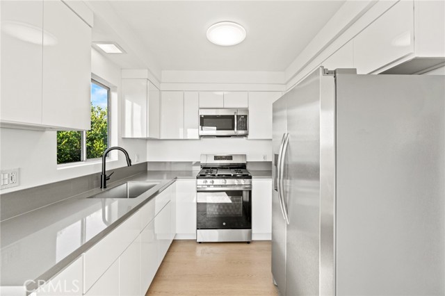 Detail Gallery Image 6 of 23 For 420 N Market St #32,  Inglewood,  CA 90302 - 2 Beds | 1 Baths