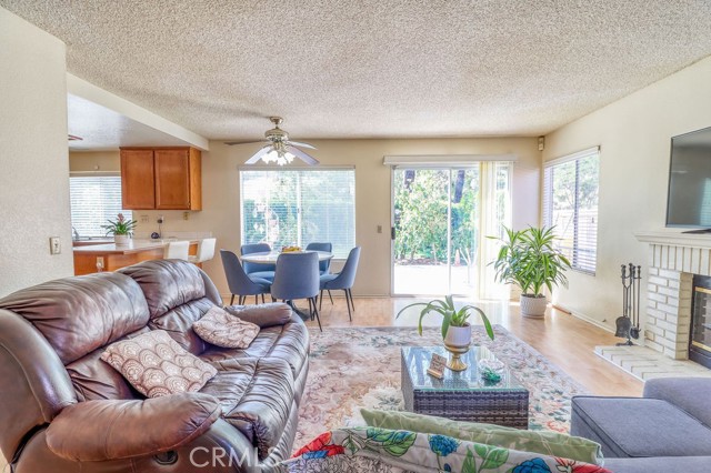 Detail Gallery Image 19 of 59 For 23959 Creekwood Dr, Moreno Valley,  CA 92557 - 4 Beds | 2/1 Baths