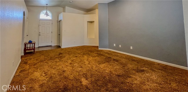 Detail Gallery Image 6 of 31 For 4509 Kaytlain Ave, Bakersfield,  CA 93313 - 3 Beds | 2 Baths