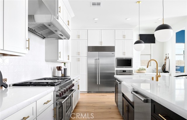 Detail Gallery Image 18 of 29 For 21156 Poema Pl, Chatsworth,  CA 91311 - 5 Beds | 5/2 Baths