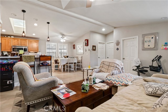 Detail Gallery Image 10 of 26 For 4201 Topanga Canyon Bld #119,  Woodland Hills,  CA 91364 - 3 Beds | 2 Baths