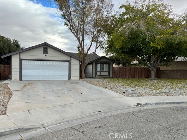 Detail Gallery Image 1 of 26 For 37904 Debra Ann Pl, Palmdale,  CA 93550 - 3 Beds | 2 Baths