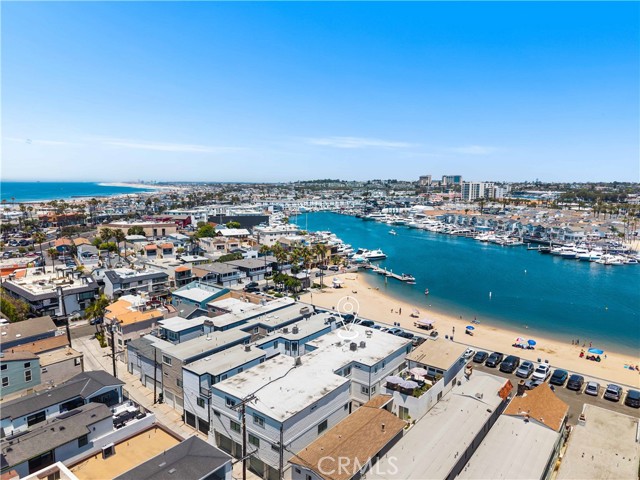Detail Gallery Image 33 of 37 For 1817 W Bay Ave a,  Newport Beach,  CA 92663 - 2 Beds | 2/1 Baths