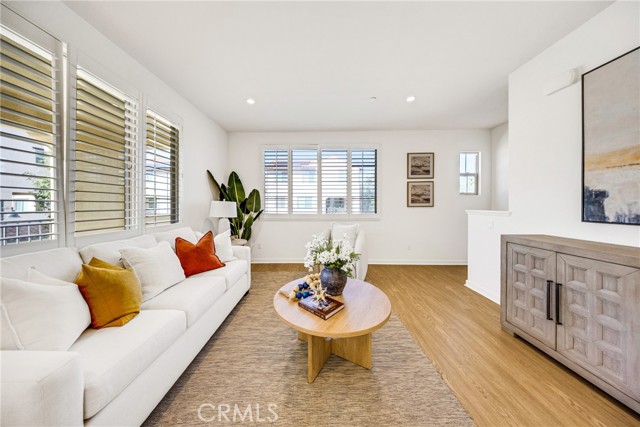 Detail Gallery Image 12 of 44 For 716 Spring Garden, Irvine,  CA 92618 - 3 Beds | 2/1 Baths