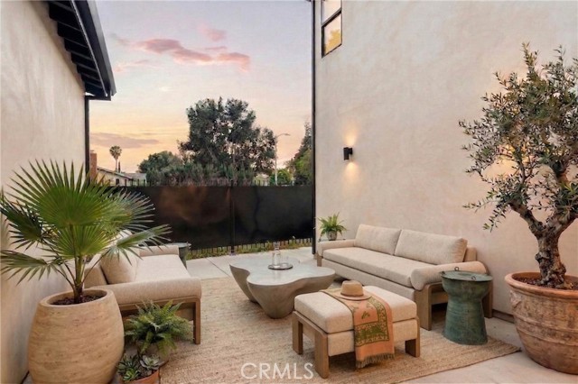 Detail Gallery Image 16 of 28 For 17852 Saticoy St, Reseda,  CA 91335 - – Beds | – Baths