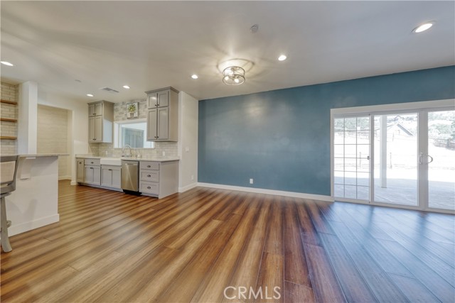 Detail Gallery Image 10 of 66 For 25904 Bear Valley, Tehachapi,  CA 93561 - 3 Beds | 2/1 Baths