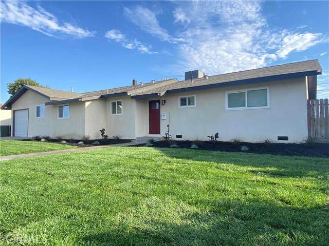 Detail Gallery Image 1 of 14 For 135 W Burlwood Ln, Lemoore,  CA 93245 - 4 Beds | 2/1 Baths