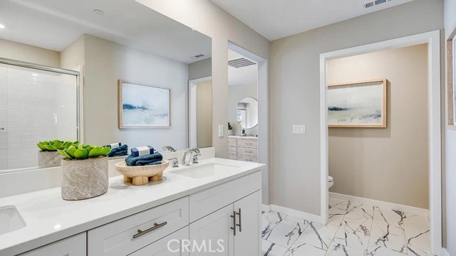 Detail Gallery Image 12 of 19 For 1121 Thunderchief Ln, Rialto,  CA 92376 - 3 Beds | 2/1 Baths