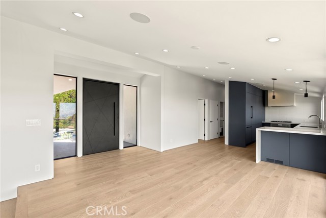 Detail Gallery Image 9 of 35 For 9336 Lloydcrest Dr, Beverly Hills,  CA 90210 - 3 Beds | 2 Baths