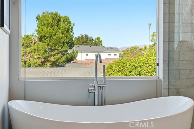 Detail Gallery Image 41 of 57 For 2311 W Clark Ave, Burbank,  CA 91506 - 4 Beds | 4/1 Baths