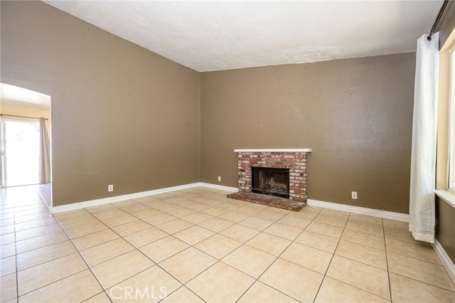 Detail Gallery Image 4 of 15 For 12502 Fern Ave, Chino,  CA 91710 - 3 Beds | 2 Baths