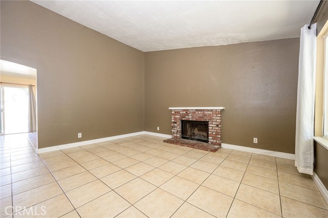 Detail Gallery Image 4 of 15 For 12502 Fern Ave, Chino,  CA 91710 - 3 Beds | 2 Baths