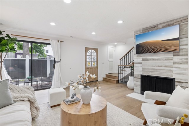 Detail Gallery Image 5 of 30 For 434 S Los Robles Ave #4,  Pasadena,  CA 91101 - 2 Beds | 3 Baths
