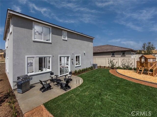 Detail Gallery Image 13 of 19 For 35226 Lopez Ln, Beaumont,  CA 92223 - 5 Beds | 3 Baths