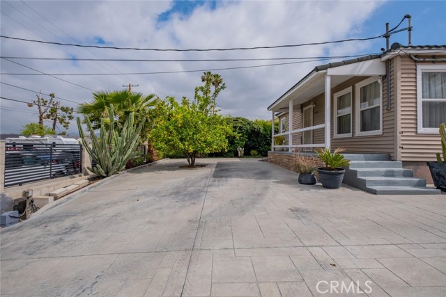 Detail Gallery Image 3 of 34 For 10404 Jardine Ave, Sunland,  CA 91040 - 2 Beds | 1 Baths