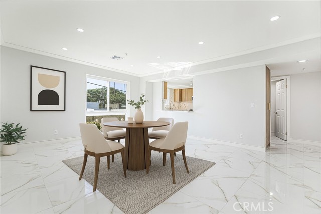 Detail Gallery Image 3 of 35 For 116 W Maple #32,  Glendale,  CA 91204 - 2 Beds | 2/1 Baths