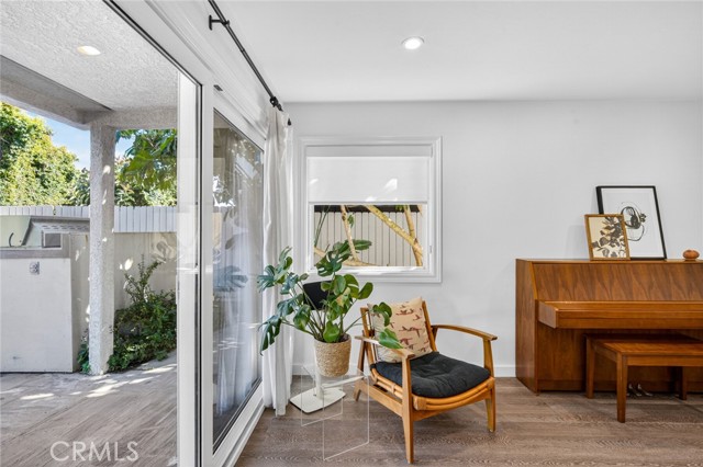 956 Tia Juana, Laguna Beach CA: https://media.crmls.org/medias/5568c5a8-bed6-4413-8530-6a7d06d2c3ce.jpg