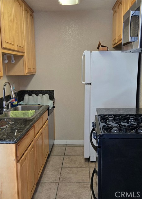 Detail Gallery Image 3 of 12 For 1070 Temple Ave #103,  Long Beach,  CA 90804 - 2 Beds | 2 Baths