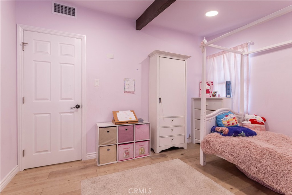 https://media.crmls.org/medias/5569047d-5298-4ebe-8779-c0ad6e4b564b.jpg?preset=X-Large