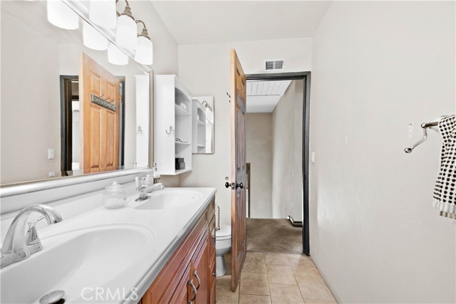 21101 Rosedell Drive, Saugus CA: https://media.crmls.org/medias/556917f1-5124-4959-ab46-0925f704c23f.jpg