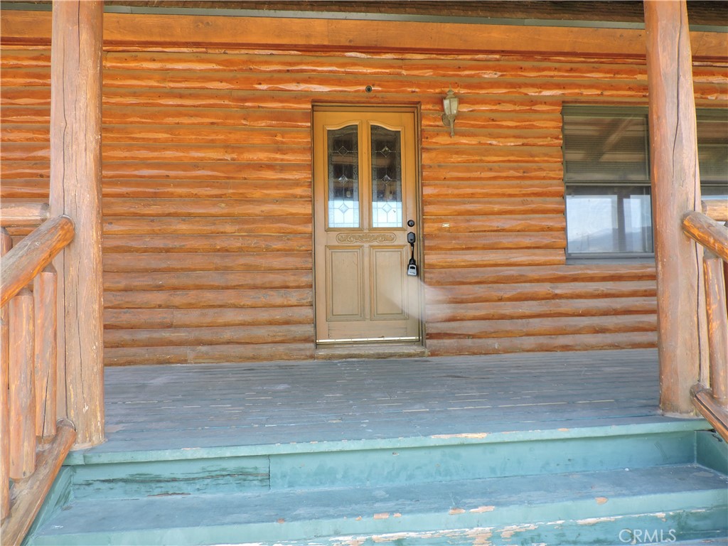 https://media.crmls.org/medias/556ab890-ea99-4afc-bb9d-588396f46340.jpg?preset=X-Large