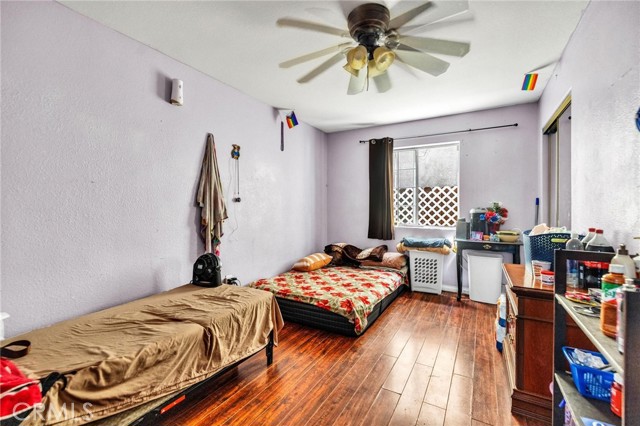 9203 Beach Street, Los Angeles CA: https://media.crmls.org/medias/556ac356-8982-45d2-b0c9-6ad6179beabe.jpg