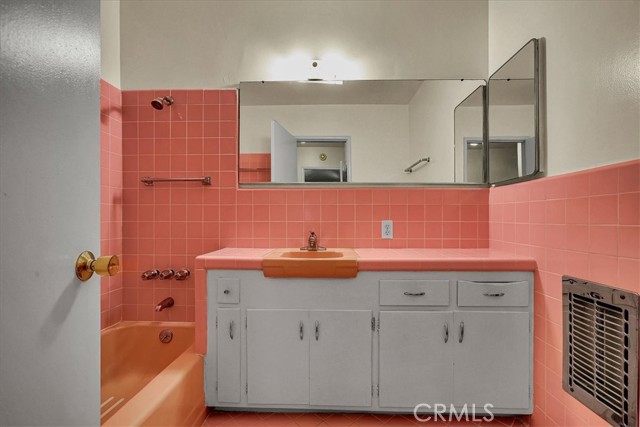 Detail Gallery Image 24 of 24 For 3042 E 3rd St #3,  Long Beach,  CA 90814 - 1 Beds | 1 Baths