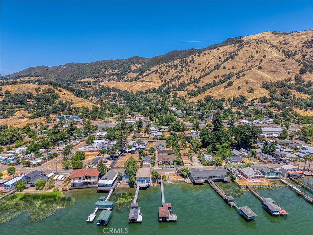 https://media.crmls.org/medias/556ae823-c20b-47a5-bd12-bd64625a8edc.jpg?preset=X-Large