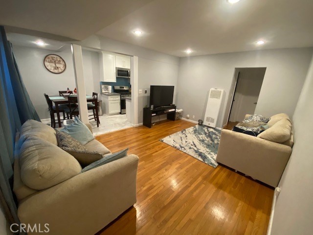 MLS# DW23119229