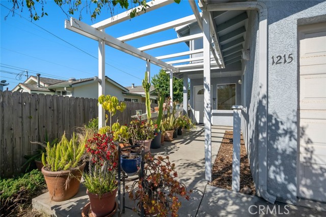 Detail Gallery Image 3 of 54 For 1215 Morro Ave, Morro Bay,  CA 93442 - 3 Beds | 2 Baths