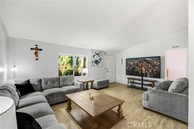 Detail Gallery Image 10 of 35 For 5800 Hamner Ave #503,  Corona,  CA 91752 - 4 Beds | 2 Baths