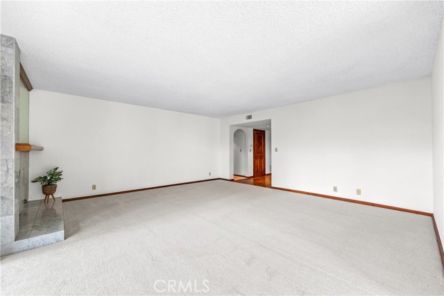 6222 Riviera Circle, Long Beach CA: https://media.crmls.org/medias/556e5b87-0b0b-47a3-a861-940b702d1609.jpg