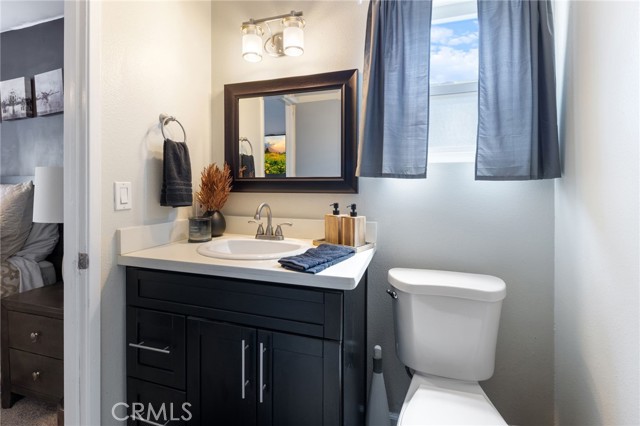 Detail Gallery Image 26 of 40 For 2102 Tern Bay Ln, Lakewood,  CA 90712 - 5 Beds | 2/1 Baths