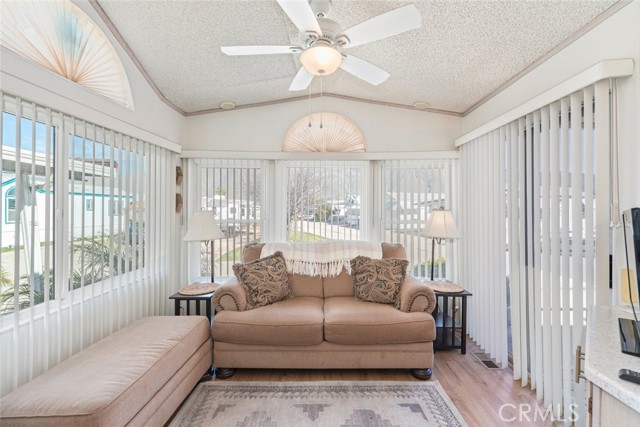 Detail Gallery Image 9 of 33 For 924 Acorn, San Jacinto,  CA 92583 - 1 Beds | 1 Baths