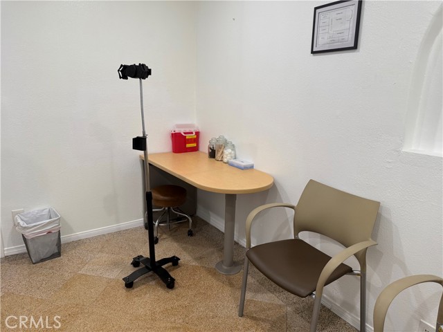 726 S Main, Santa Ana CA: https://media.crmls.org/medias/556f3a7e-6aba-4256-bb89-79cd8fc8ec1c.jpg