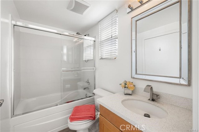 Detail Gallery Image 17 of 45 For 576 S Brea Bld, Brea,  CA 92821 - 2 Beds | 2/1 Baths