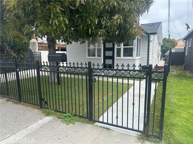 Image 3 for 13726 Jefferson Ave, Hawthorne, CA 90250