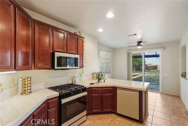 Detail Gallery Image 14 of 42 For 1285 Faithful, San Jacinto,  CA 92583 - 3 Beds | 2 Baths