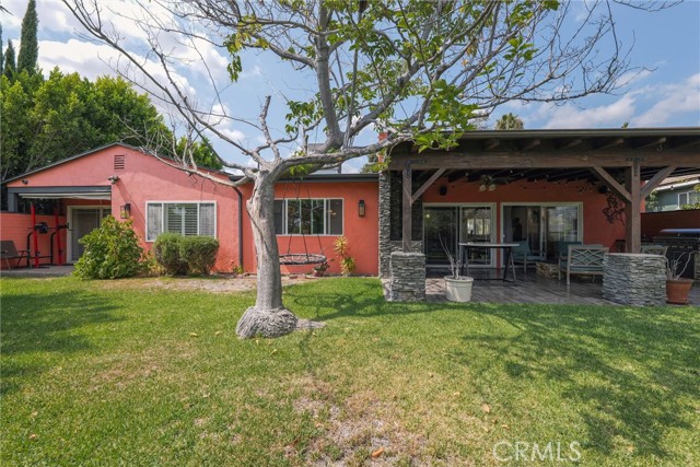 2528 N Orchard Drive, Burbank CA: https://media.crmls.org/medias/5571e868-2e73-4807-896f-c416356ab387.jpg