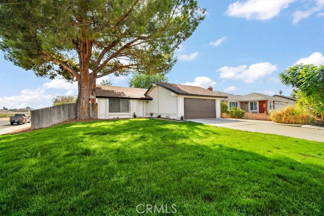 10008 Julian Dr, Riverside, CA 92503