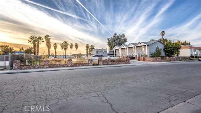 Detail Gallery Image 3 of 31 For 4023 O St, Bakersfield,  CA 93301 - – Beds | – Baths