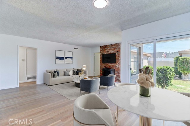 Detail Gallery Image 3 of 63 For 7515 Glencliff Dr, Downey,  CA 90240 - 4 Beds | 2/1 Baths