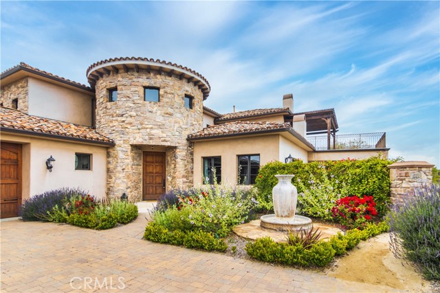 1620 Luse Tank Road, Topanga CA: https://media.crmls.org/medias/557323c6-5ba1-47bd-86c1-e98a7c7d1e50.jpg