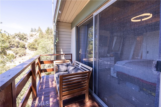 2476 Elko Drive, Running Springs CA: https://media.crmls.org/medias/557388e4-a9ed-4370-8930-6bd5353a786c.jpg