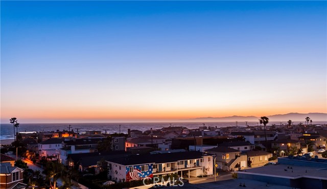 1635 Palm Drive, Hermosa Beach, California 90254, 4 Bedrooms Bedrooms, ,3 BathroomsBathrooms,Residential,Sold,Palm,SB17135203